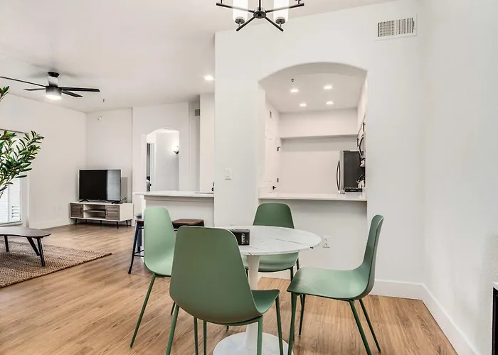 Apartment Boulevard Luxe 2br By The Stadium Pool Parking Gym 05 *